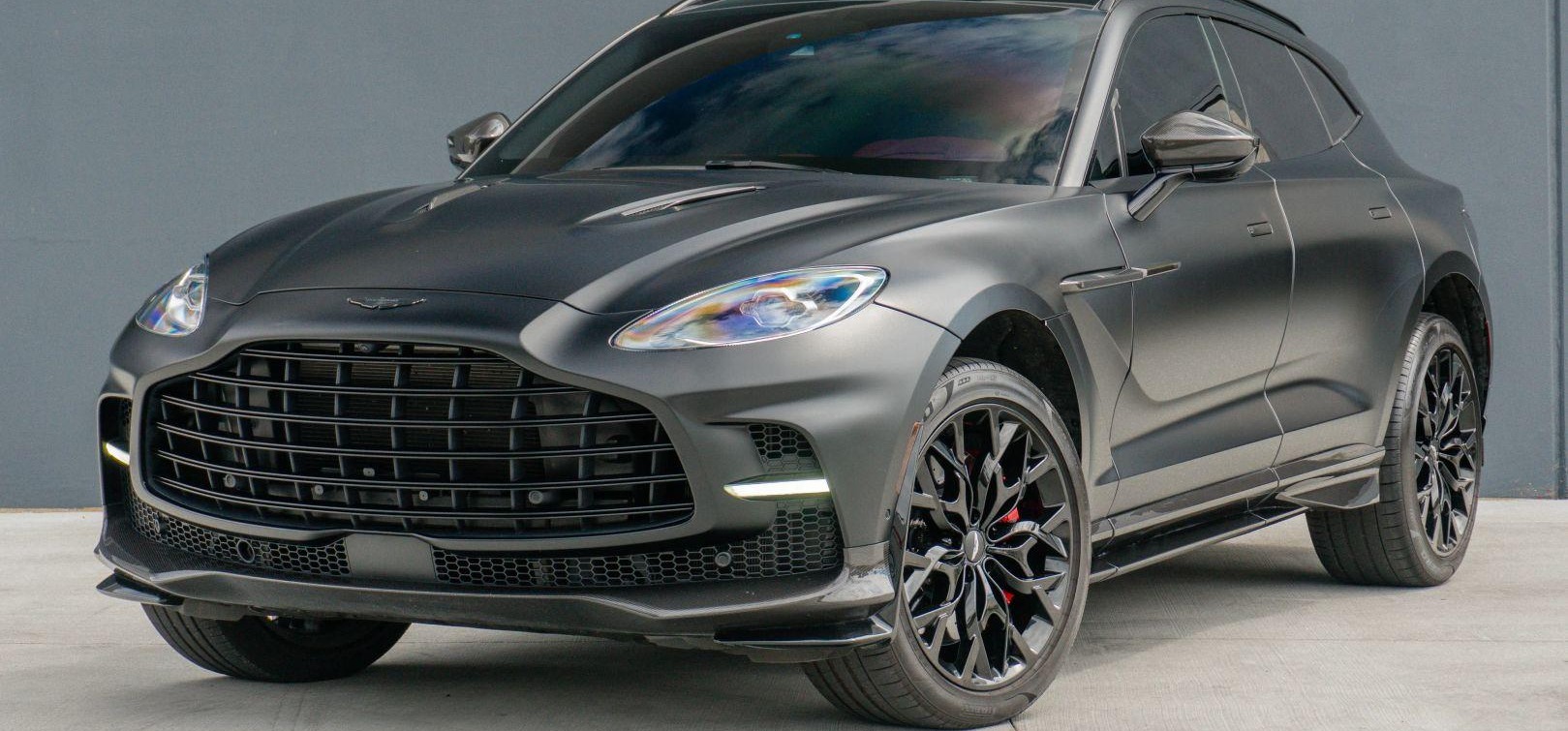 2023 Aston Martin DBX