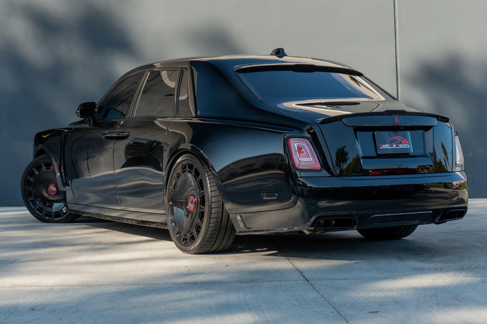 2024 Rolls-Royce Phantom — photo 2 of 4