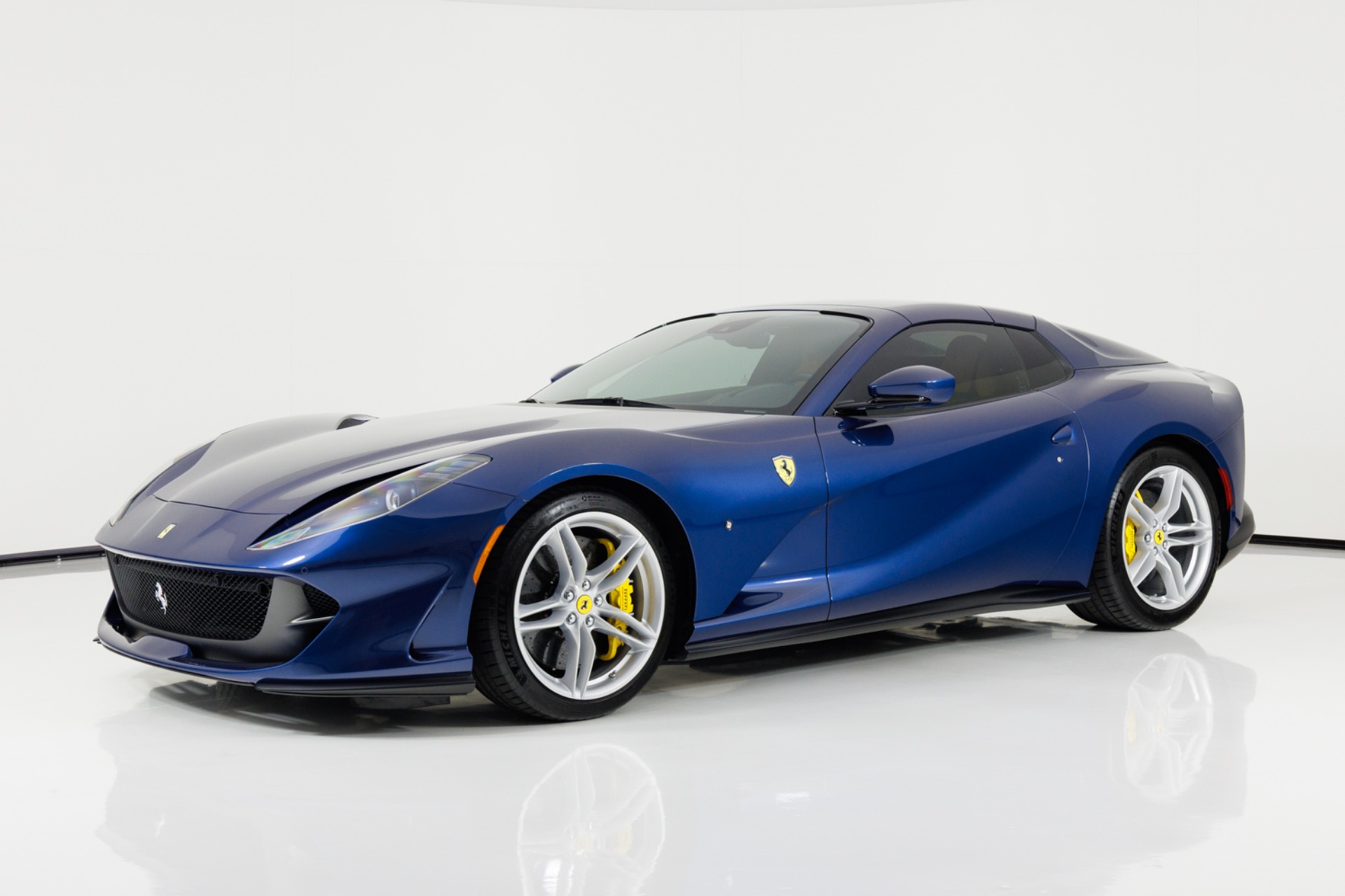 2021 Ferrari 812 GTS — photo 1 of 4