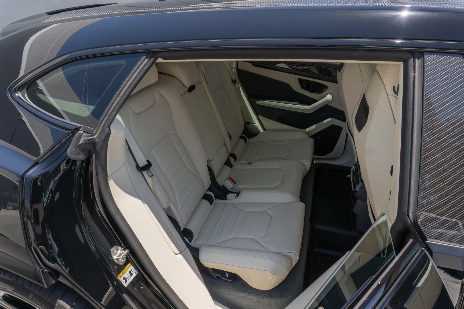 2026 Lamborghini Urus — photo 4 of 4
