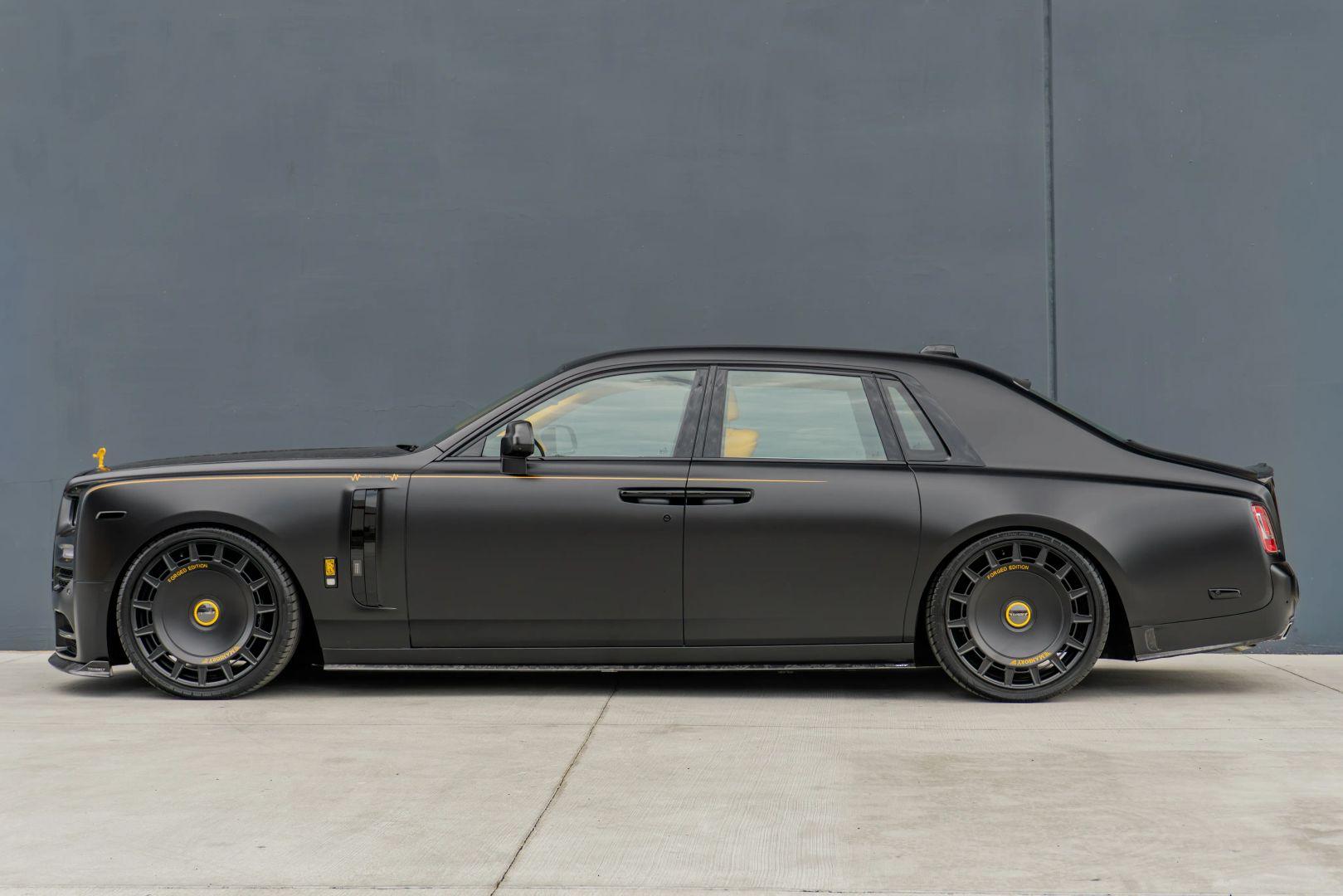 2027 Rolls-Royce Phantom — photo 2 of 4