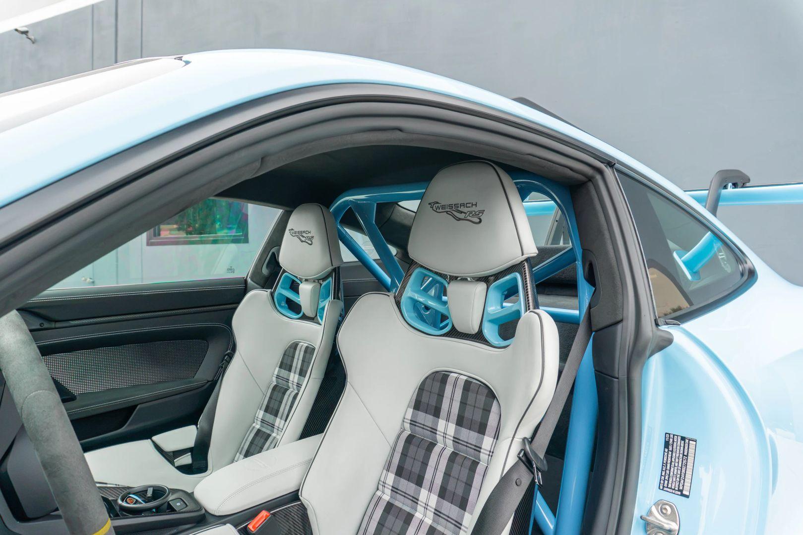 2024 Porsche 911 — photo 4 of 4