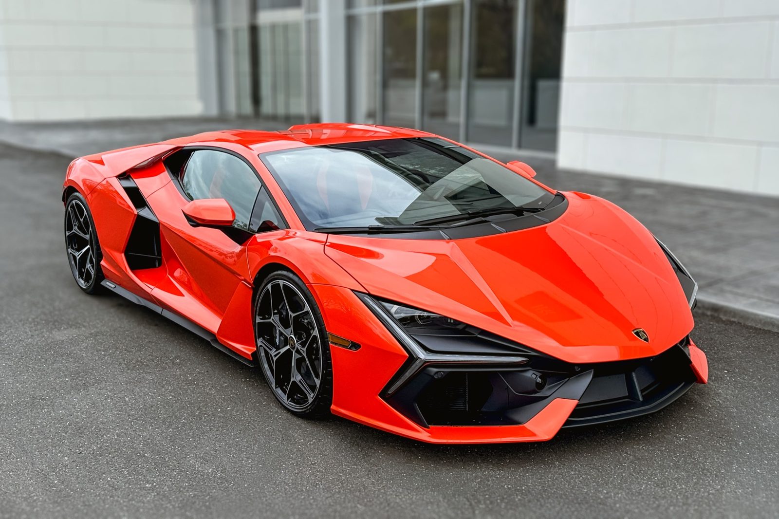 2026 Lamborghini Revuelto — photo 1 of 4