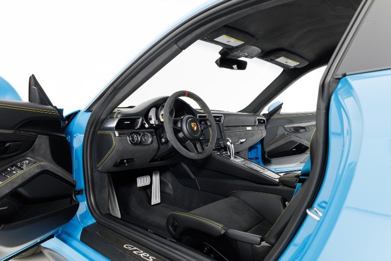2018 Porsche 911 — photo 3 of 4