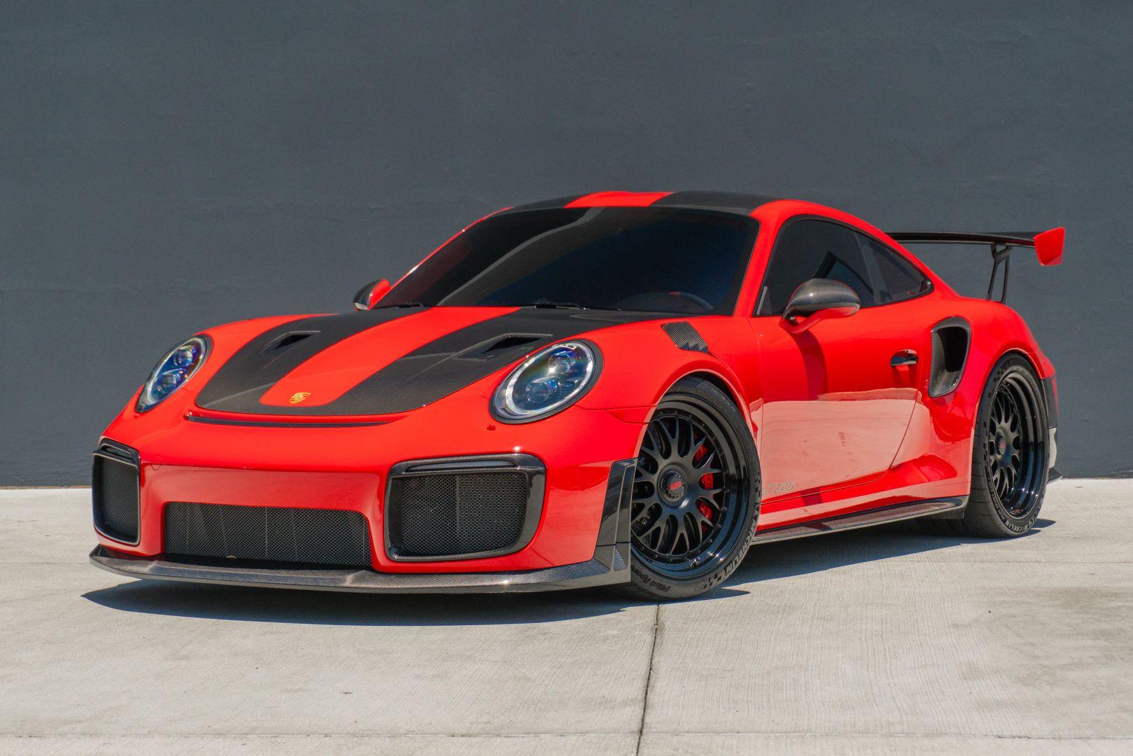 2018 Porsche 911 — photo 1 of 4