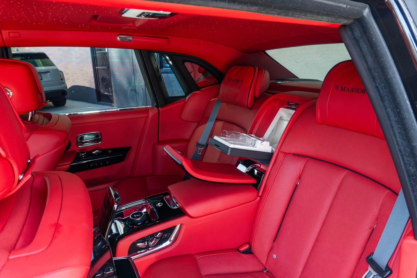 2024 Rolls-Royce Phantom — photo 4 of 4