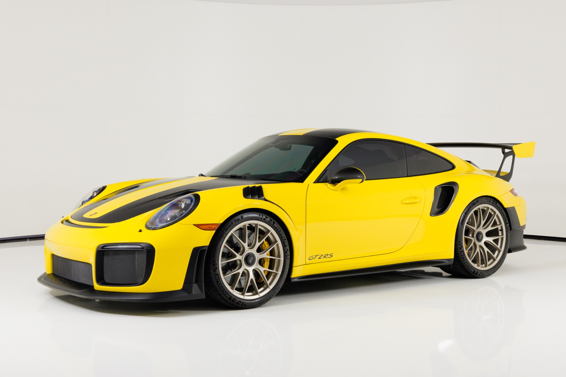 2018 Porsche 911 — photo 1 of 4