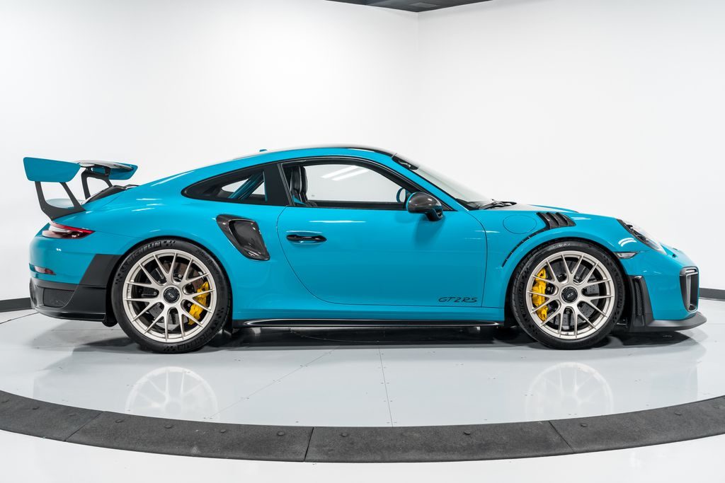 2018 Porsche 911 — photo 2 of 4