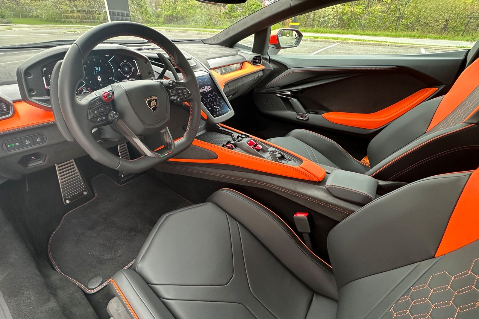 2026 Lamborghini Revuelto — photo 3 of 4