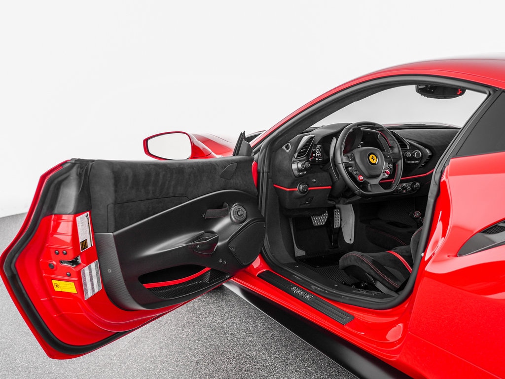2019 Ferrari 488 Pista — photo 4 of 4