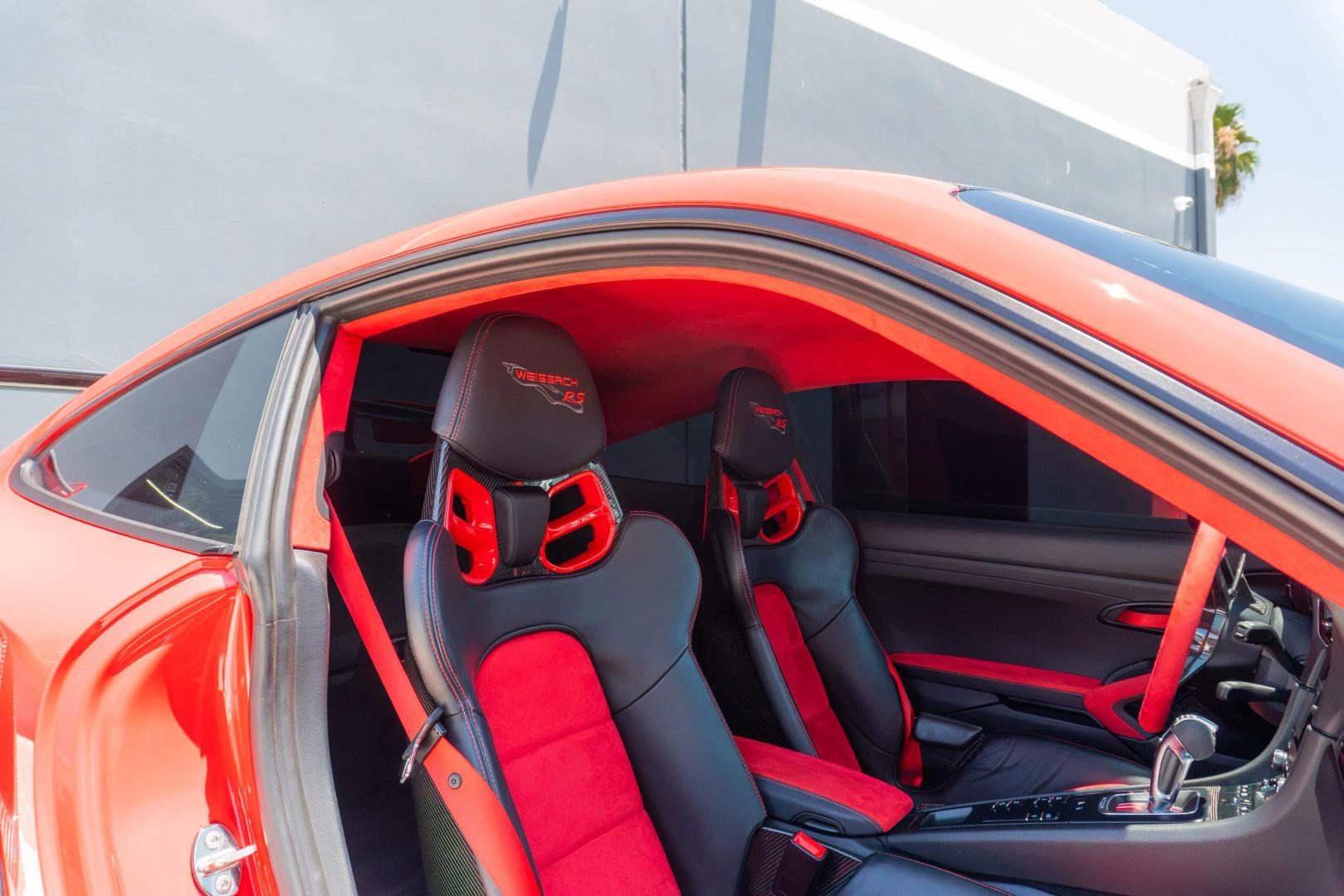 2018 Porsche 911 — photo 4 of 4