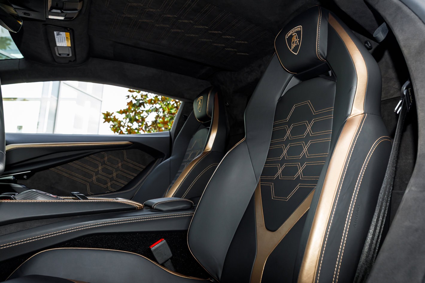 2024 Lamborghini Revuelto — photo 4 of 4