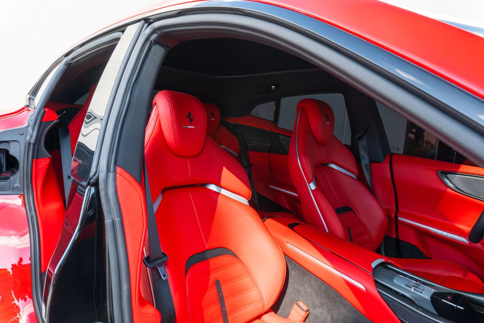 2025 Ferrari Purosangue — photo 4 of 4