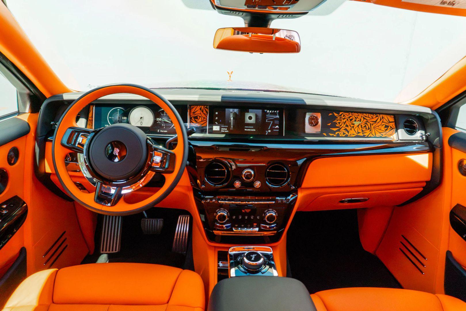 2026 Rolls-Royce Phantom — photo 3 of 4
