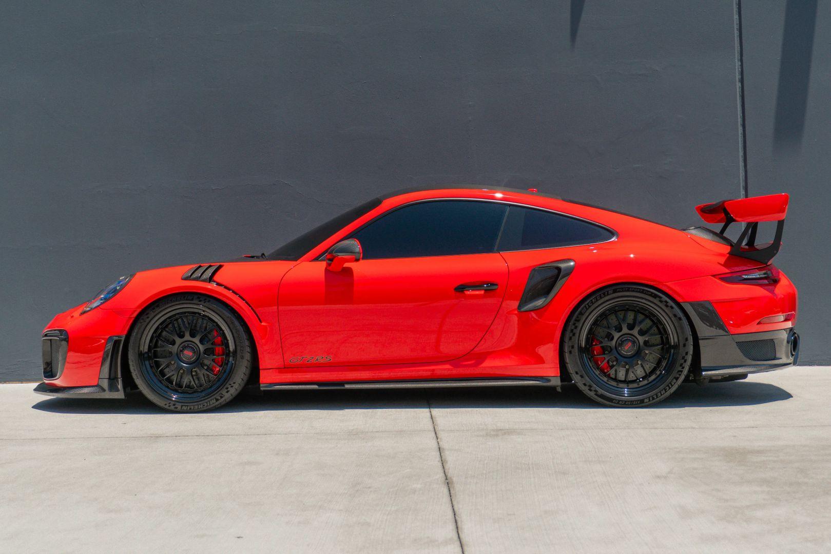 2018 Porsche 911 — photo 2 of 4
