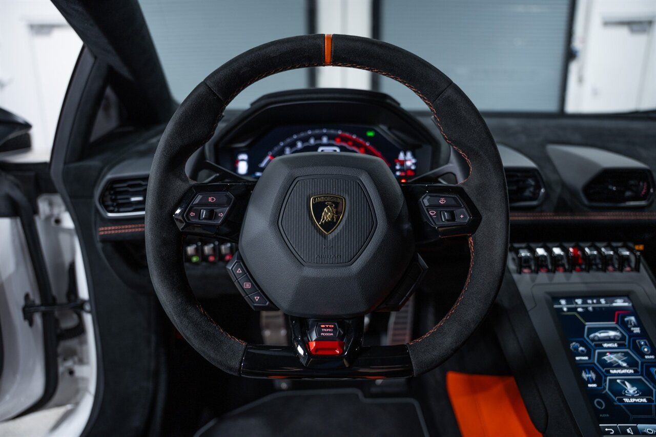 2022 Lamborghini Huracan STO — photo 3 of 4